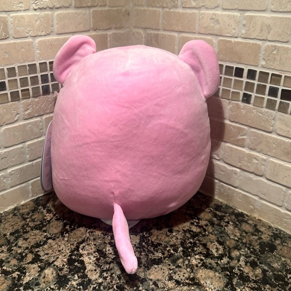 Squishmallows 7 inch Zaya the Light Pink Cheetah with Sparkle Ears - Picture 3 of 7